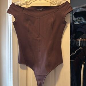 A&F brown off shoulder body suit